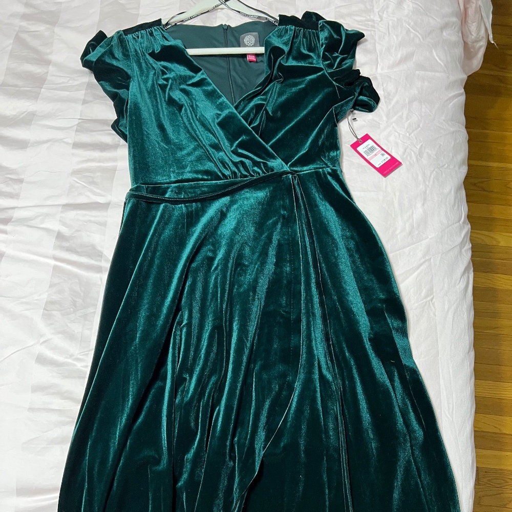 Christmas Green velvet Vince Camuto high low dress size 10
